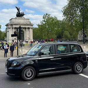 Electric Black Cab at Hyde Park Corner