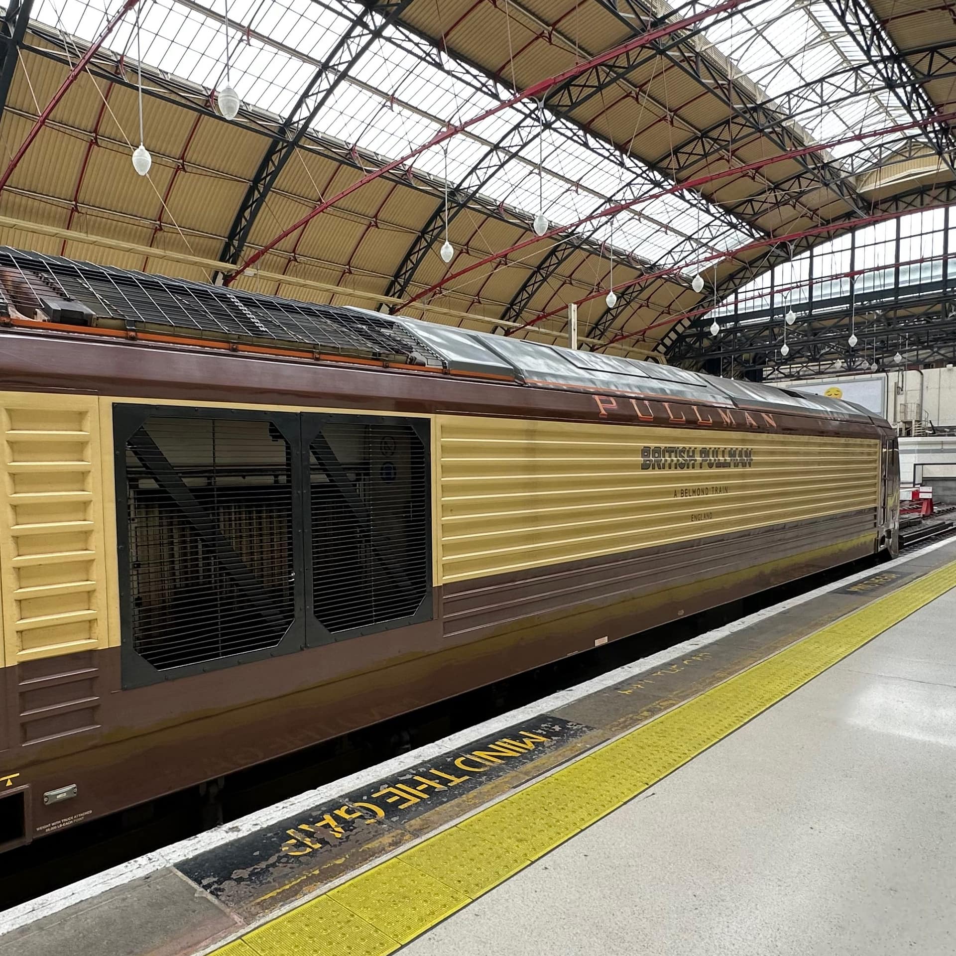 Pullman Train Diesel in Victoria Station